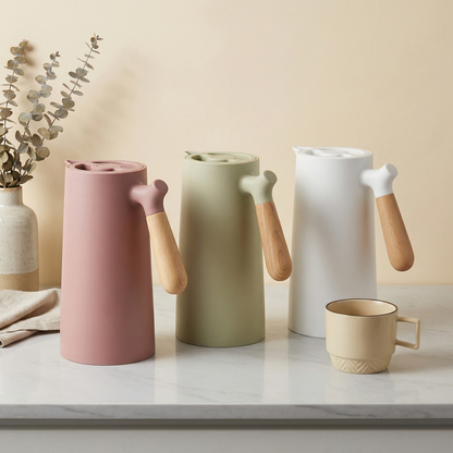 Elegant Insulated Glass Carafe with Wooden Handle for Optimal Temperature Control