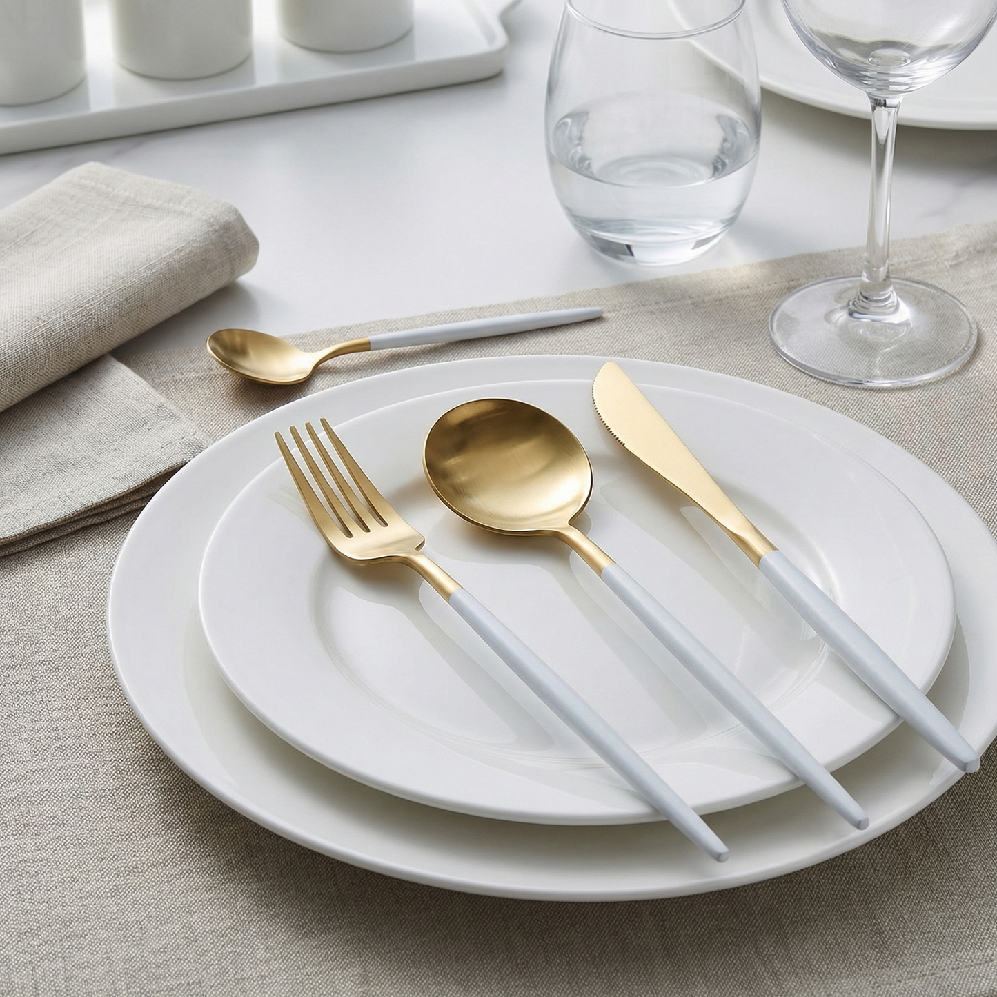 Elegant Cutlery Set | 24-Piece Stainless Steel with Gold & Silver Finish