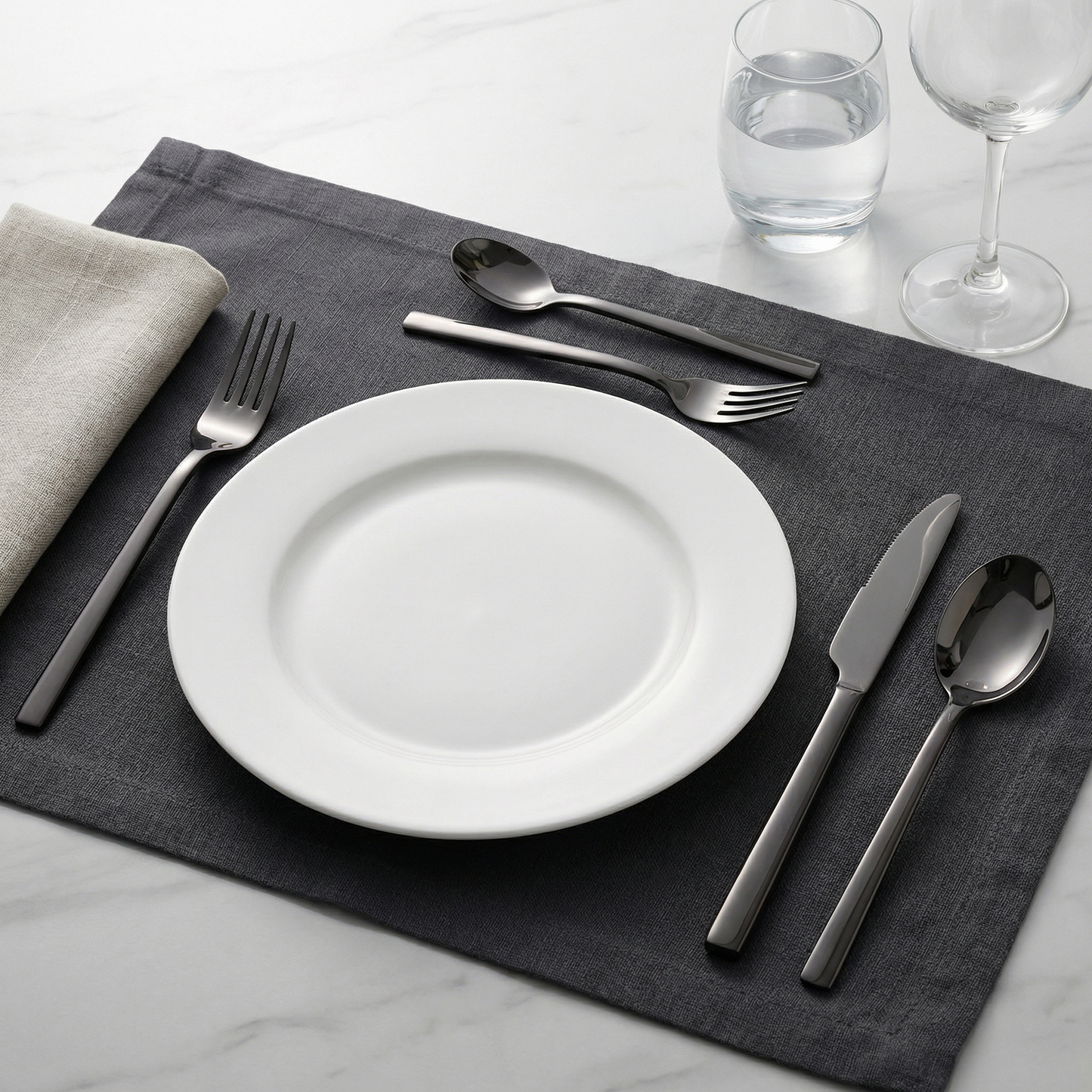 Elegant 30-Piece Cutlery Set with Ergonomic Design | Rust-Resistant Kitchen Utensils for Modern Dining