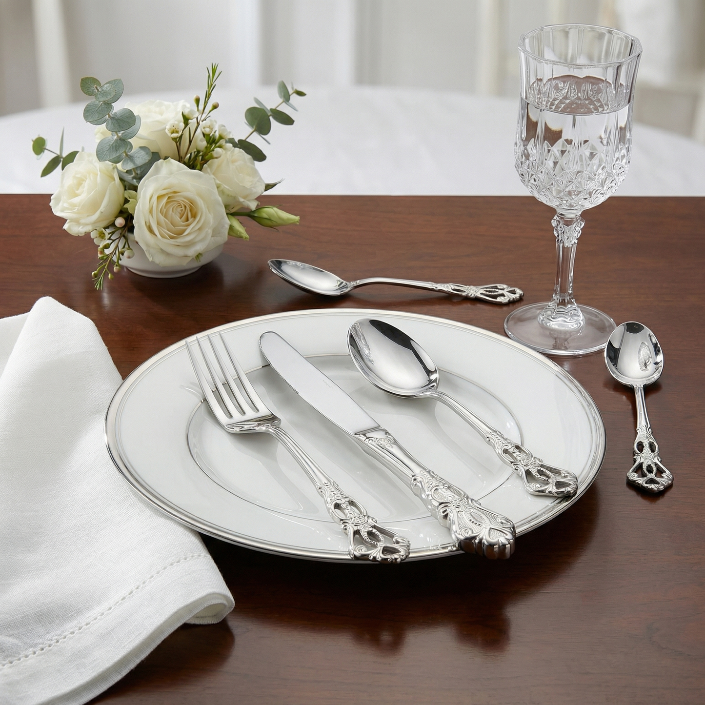 Elegant Stainless Steel Cutlery Set with Hand-Forged Finish | 24-Piece Dining Essential for Timeless Elegance